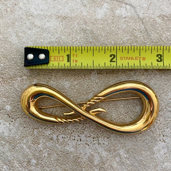 Monet Vintage Infinity Symbol Cut Out Abstract Twist Modernist Brooch - Picture 2 of 6